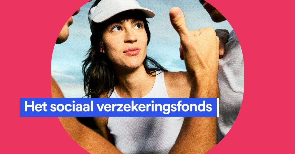 Vrouw met pet die haar duim opsteekt