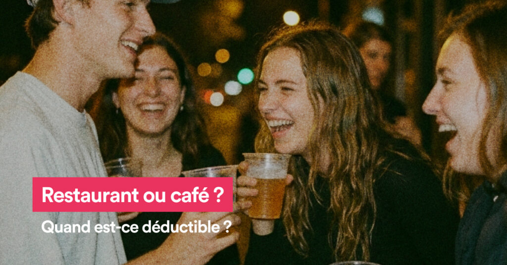Amis avec un verre au café et le texte Restaurant ou café ?